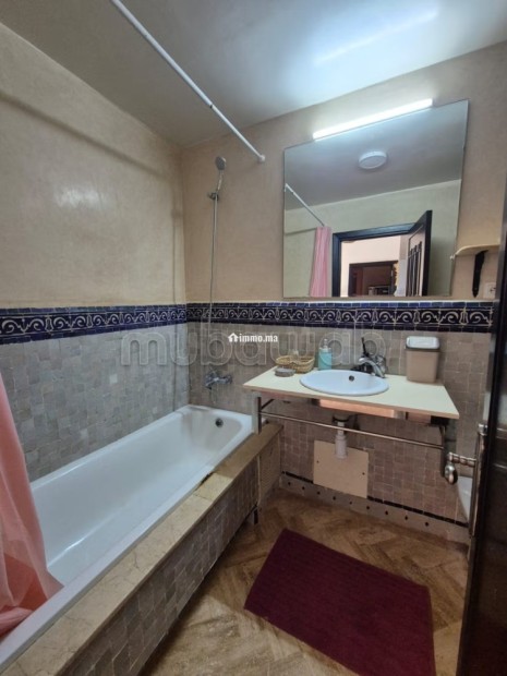 Dans très belle résidence, appartement meublé, 2 ch, terrasse et rooftop, vue Atlas - Vente Immobilier - Marrakech - photo 7