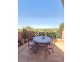 Dans très belle résidence, appartement meublé, 2 ch, terrasse et rooftop, vue Atlas - miniature 2