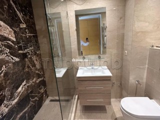 Superbe appartement à louer à oasis 3 chambres. Terrasse et ascenseur - Appartement à louer - Casablanca