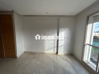 Superbe appartement à louer à oasis 3 chambres. Terrasse et ascenseur - Appartement à louer - Casablanca