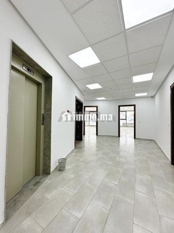 Étage professionnel de 741 m² à louer à Rabat - Location Immobilier - Rabat - photo 8