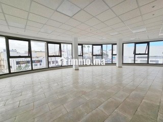 Étage professionnel de 741 m² à louer à Rabat - Bureau à louer - Rabat