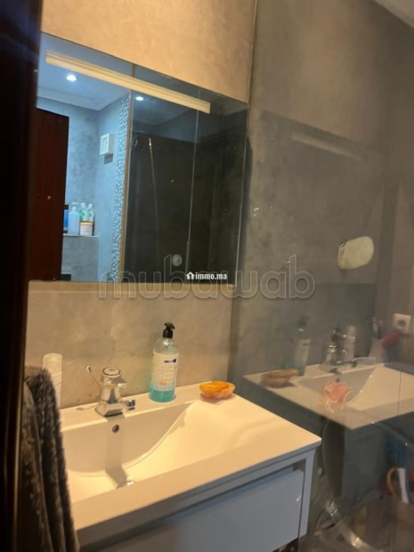 Bel appartement à vendre à Gauthier.
Surface de 240 m².
Concierge et climatisation - Vente Immobilier - Casablanca - photo 3