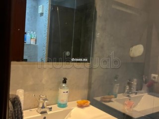Bel appartement à vendre à Gauthier.
Surface de 240 m².
Concierge et climatisation - Appartement à vendre - Casablanca