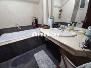 Appartement à vendre sur le bd Sijilmassi. Terrasse et pas de vis a vis. 3 chambres - Appartement à vendre - Casablanca
