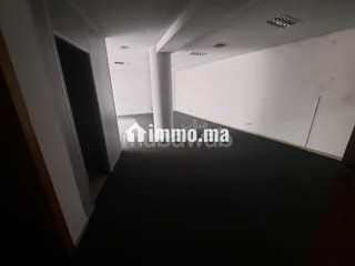 Bureau de 77 m2 à l'achat sur Abdelmoumen l. Immeuble professionnel Conciergerie à disposition, système de climatisation - Bureau à vendre - Casablanca
