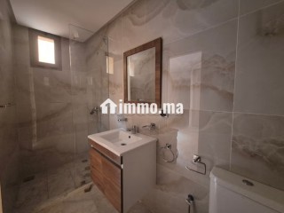 Appartement à vendre à Guéliz. Surface totale 106 m². Ascenseur et terrasse - Appartement à vendre - Marrakech