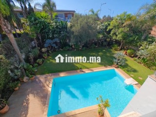Maison de luxe à vendre à Ville Verte. 7 pièces. Belle terrasse et jardin - Maison à vendre - Bouskoura