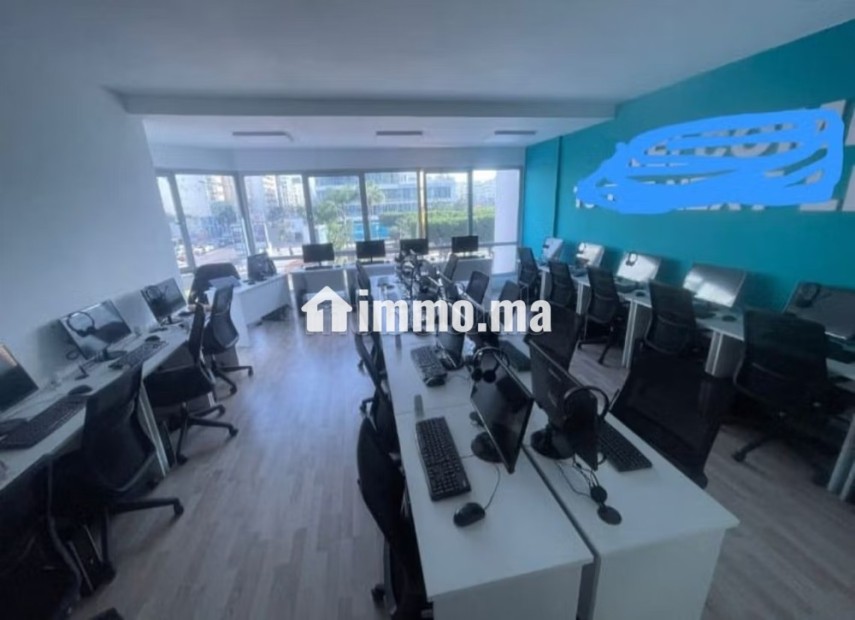 Bureaux à vendre à Anfa. Surface totale 110 m². Parking et ascenseur - Vente Immobilier - Casablanca - photo 1