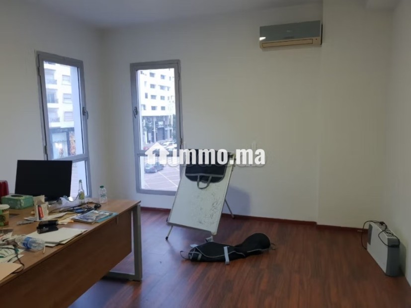 Bureaux à vendre à Anfa. Surface totale 110 m². Parking et ascenseur - Vente Immobilier - Casablanca - photo 5