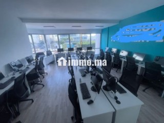Bureaux à vendre à Anfa. Surface totale 110 m². Parking et ascenseur - Bureau à vendre - Casablanca