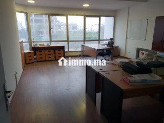 Bureaux à vendre à Anfa. Surface totale 110 m². Parking et ascenseur - Bureau à vendre - Casablanca