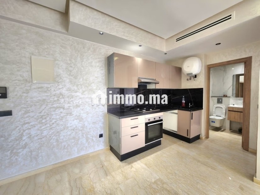 Très bel appartement en location à Oasis.
Surface totale 60 m².
Porte blindée et résidence sécurisée - Location Immobilier - Casablanca - photo 5