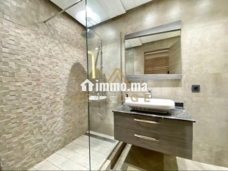 Louez cet appartement à Ferme Bretonne Hay Arraha. 4 pièces confortables. Bien meublé - Appartement à louer - Casablanca