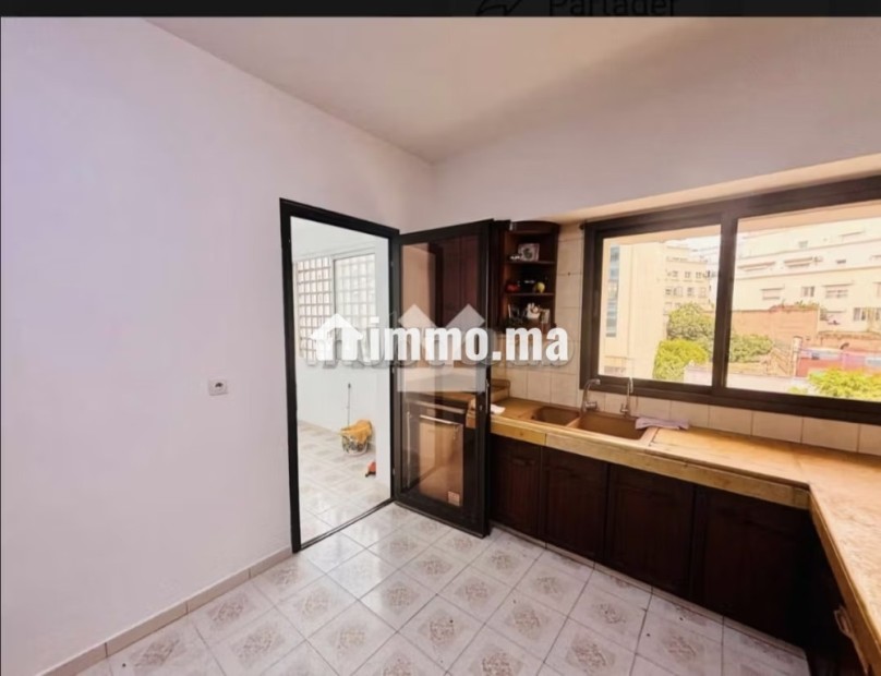 Vend appartement à Triangle d'Or. Surface totale 334 m². Cuisine équipée - Vente Immobilier - Casablanca - photo 5