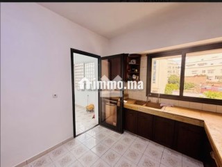 Vend appartement à Triangle d'Or. Surface totale 334 m². Cuisine équipée - Appartement à vendre - Casablanca