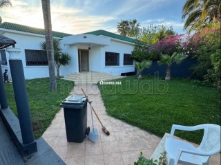 Superbe villa à louer à Souissi. Surface de 1020 m². Terrasse et jardin - Villa à louer - Rabat