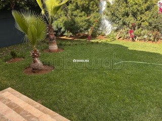 Superbe villa à louer à Souissi. Surface de 1020 m². Terrasse et jardin - Villa à louer - Rabat