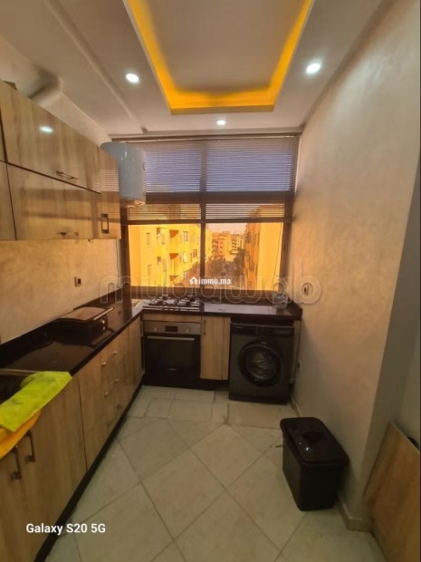 Très bel appartement en location à Hay Mabrouka. 4 grandes pièces. Porte blindée et système de double vitrage - Location Immobilier - Marrakech - photo 8
