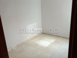 Location d'un appartement à Bel Air Val fleuri. 2 chambres agréables. Places de stationnement et jardin - Appartement à louer - Tanger