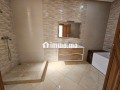 superbe-villa-vide-a-louer-de-500m2-small-11