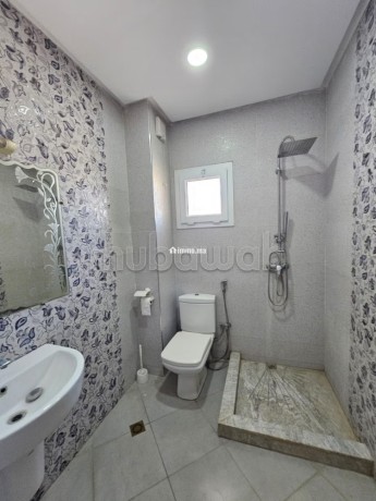superbe-villa-vide-a-louer-de-500m2-big-8