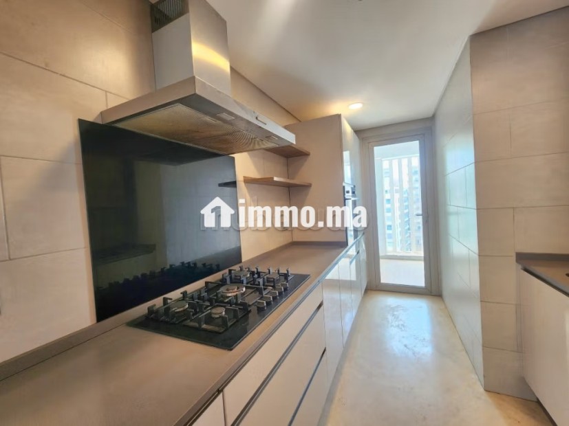 Louez cet appartement à Casablanca Finance City. 2 chambres. Service de concierge et climatisation - Location Immobilier - Casablanca - photo 2