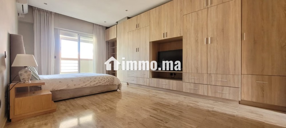 Appartement moderne plein Racine avec terrasse - Location Immobilier - Casablanca - photo 4