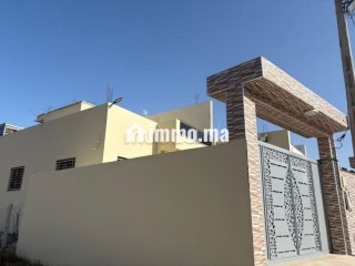villa-moderne-design-haut-de-gamme-pres-de-mer