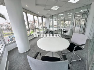 Bureaux en location à Moulay Youssef. Superficie 256 m². Cuisine équipée - Bureau à louer - Casablanca