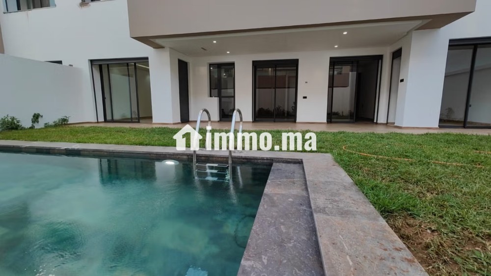 Annonce propriétaire: Appartement à louer à Dar Bouazza. Superficie 265 m². Prestation de conciergerie, belle Piscine - Location Immobilier - Dar Bouazza - photo 1