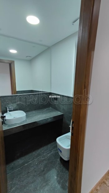 Annonce propriétaire: Appartement à louer à Dar Bouazza. Superficie 265 m². Prestation de conciergerie, belle Piscine - Location Immobilier - Dar Bouazza - photo 3