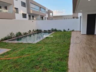 Annonce propriétaire: Appartement à louer à Dar Bouazza. Superficie 265 m². Prestation de conciergerie, belle Piscine - Appartement à louer - Dar Bouazza