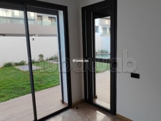 Annonce propriétaire: Appartement à louer à Dar Bouazza. Superficie 265 m². Prestation de conciergerie, belle Piscine - Appartement à louer - Dar Bouazza