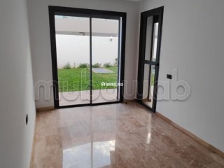 Annonce propriétaire: Appartement à louer à Dar Bouazza. Superficie 265 m². Prestation de conciergerie, belle Piscine - Appartement à louer - Dar Bouazza