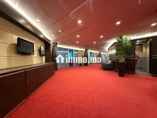 Exceptionnel plateau bureau aménagé de 600 m2 avec 5 places de parking - Bureau à louer - Casablanca