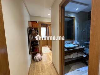 Bel appartement à vendre à Oasis. 3 chambres. Avec ascenseur et terrasse - Appartement à vendre - Casablanca
