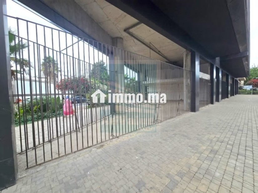 DL. 987: Magasin à l’angle Bd Ghandi et Bd Stendhal - Location Immobilier - Casablanca - photo 3