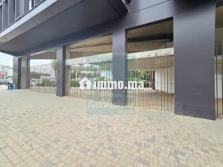 DL. 987: Magasin à l’angle Bd Ghandi et Bd Stendhal - Appartement à louer - Casablanca