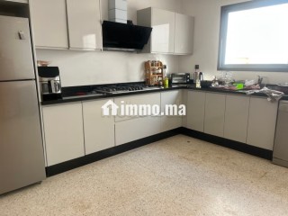 Vente villa de 700 m2 de terrain à 8 minutes du Morocco Mall 4 chambres très spacieuses Cheminée et salon très lumineux - Villa à vendre - Casablanca