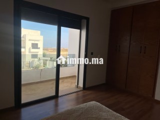 Vente villa de 700 m2 de terrain à 8 minutes du Morocco Mall 4 chambres très spacieuses Cheminée et salon très lumineux - Villa à vendre - Casablanca