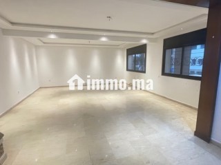 Appartement à l'achat à Riyad. 4 chambres agréables. Service de concierge et climatisation - Appartement à vendre - Rabat