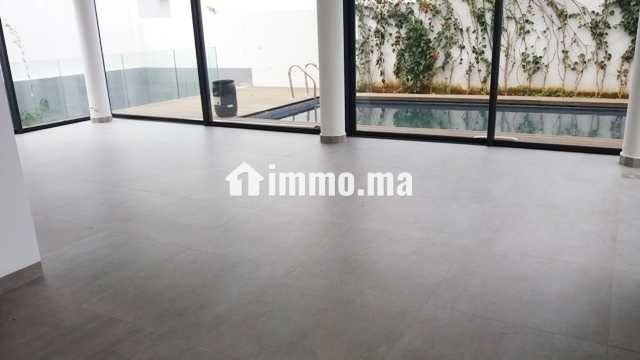A louer villa de standing avec piscine à Hassan - Location Immobilier - Rabat - photo 1