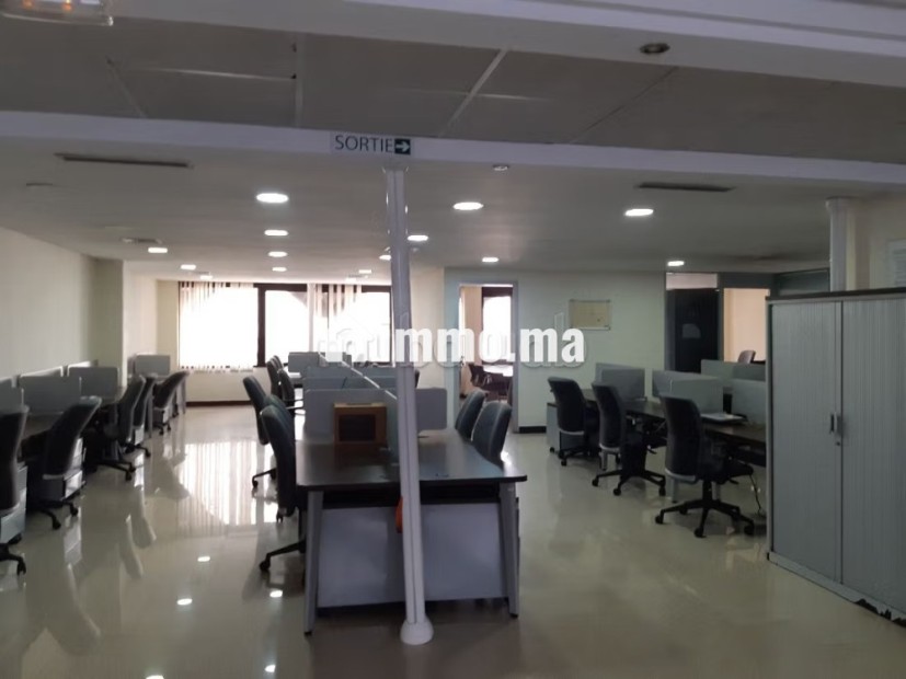URGENT: Plateau Bureaux à Vendre ou Louer Bd ABDELMOUMEN - Vente Immobilier - Casablanca - photo 1