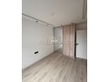 Superbe appartement à vendre à Branes 2. Superficie 99 m². Résidence avec concierge, climatisation générale - miniature 5