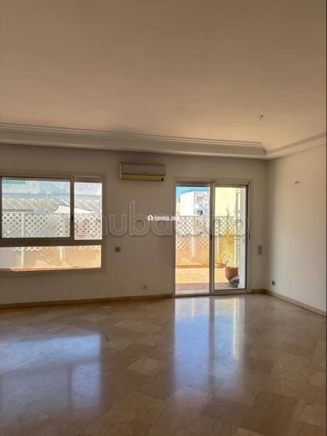 Superbe appartement vide, grande terrasse - Location Immobilier - Casablanca - photo 4