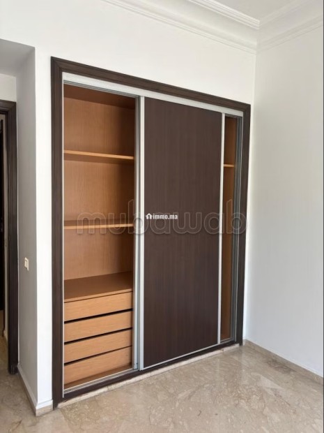 Superbe appartement vide, grande terrasse - Location Immobilier - Casablanca - photo 8