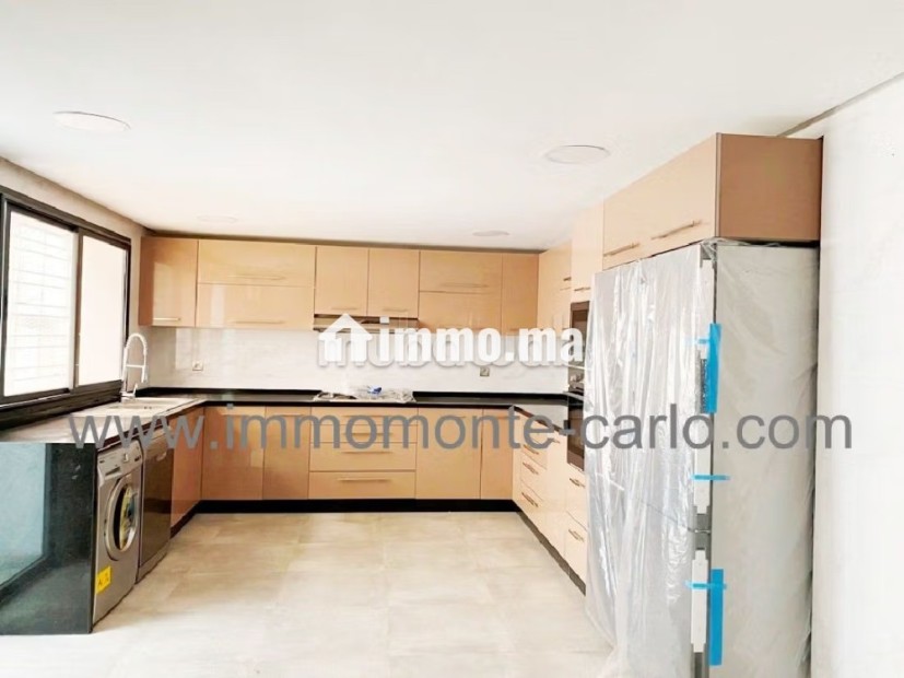 Villa haut standing neuve avec piscine et chauffage central - Location Immobilier - Rabat - photo 4
