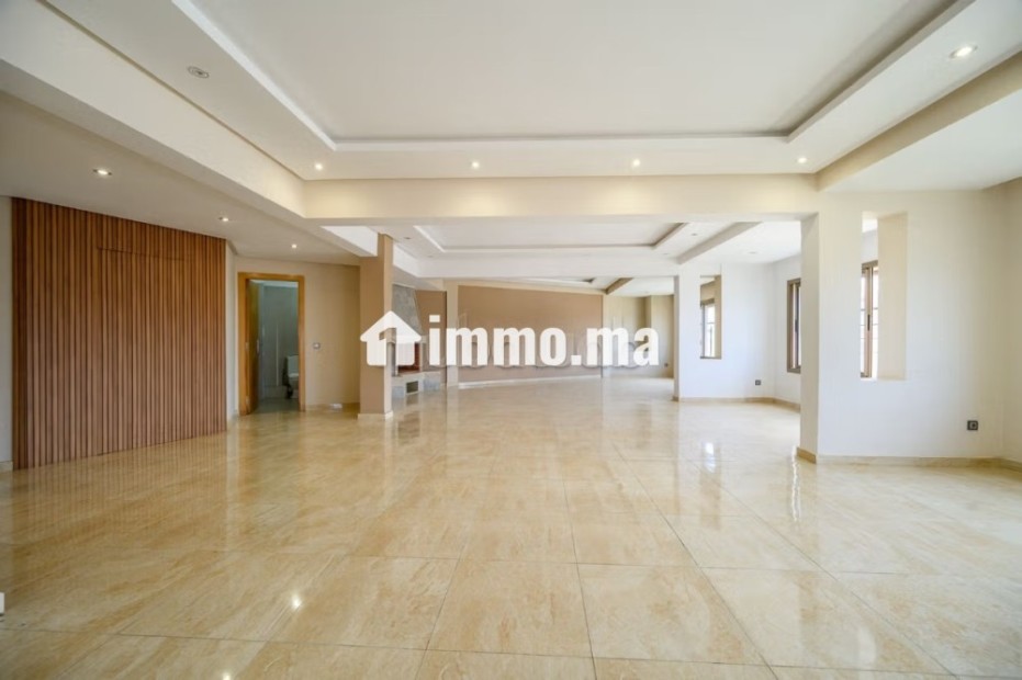 Appartement en location à Bourgogne Ouest sans vis à vis. Surface totale 244 m². Cheminée et concierge - Location Immobilier - Casablanca - photo 3