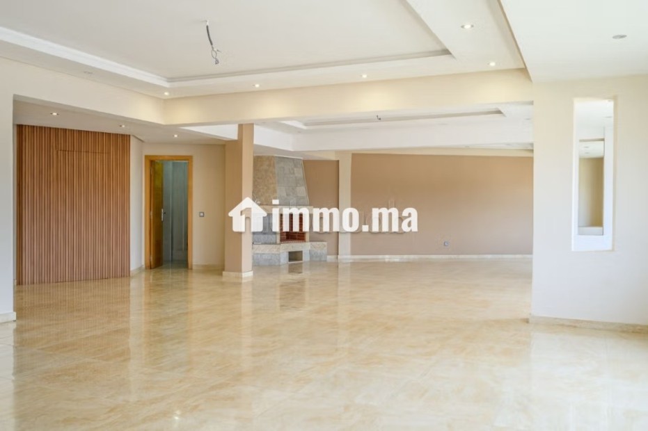 Appartement en location à Bourgogne Ouest sans vis à vis. Surface totale 244 m². Cheminée et concierge - Location Immobilier - Casablanca - photo 4